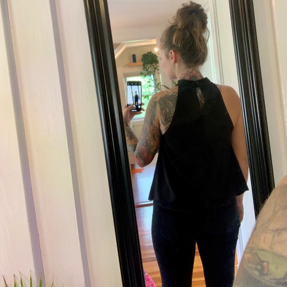 Black halter tank top - Picture 2 of 8